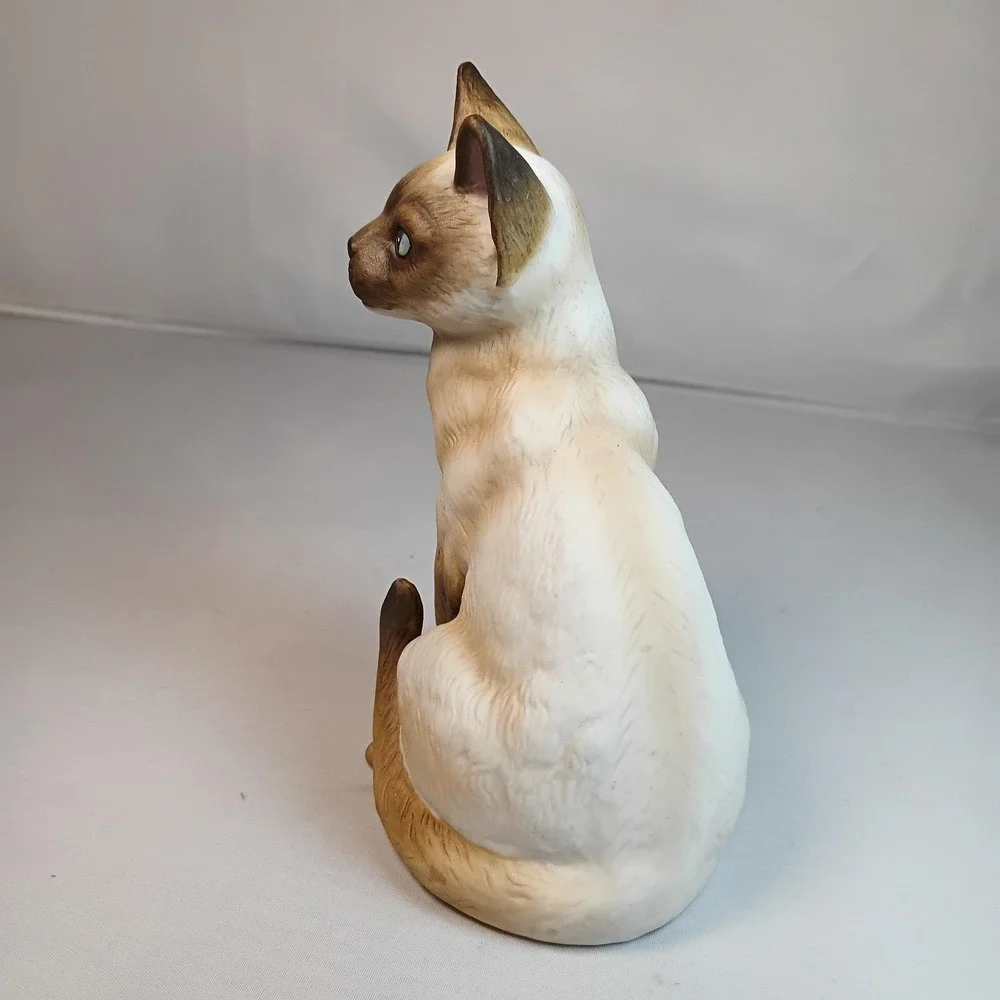 The San Francisco Music Box Company 1993 ICE CASTLES SIAMESE Cat Figurine 6 Inch